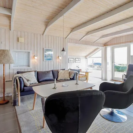 Дом отдыха Amazing Home In Bjert With Wifi Binderup Strand