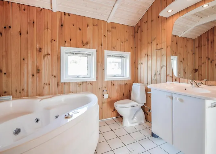 펜션 Three-bedroom In Bjert *