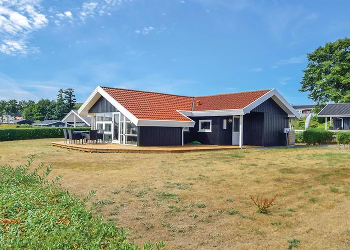 Three-bedroom In Bjert 펜션 *